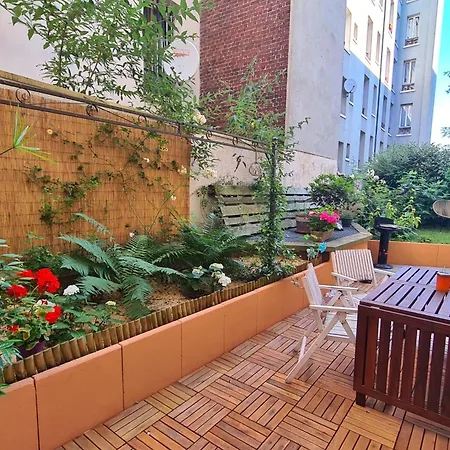 Beautiful Facing The Stade De France Apartment